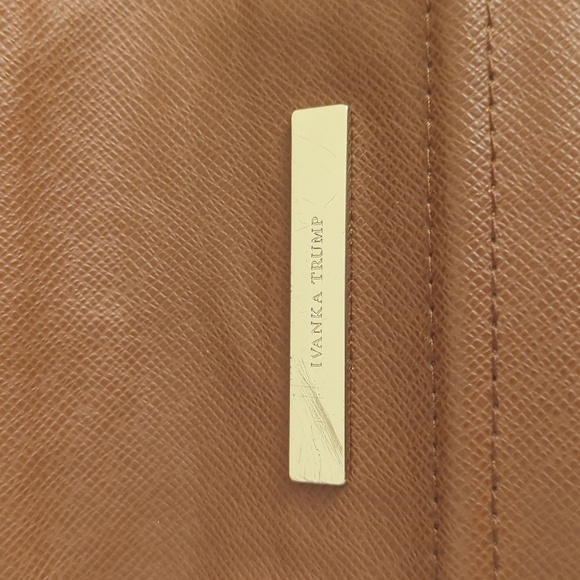 Ivanka Trump handbag brown beige - Picture 3 of 6